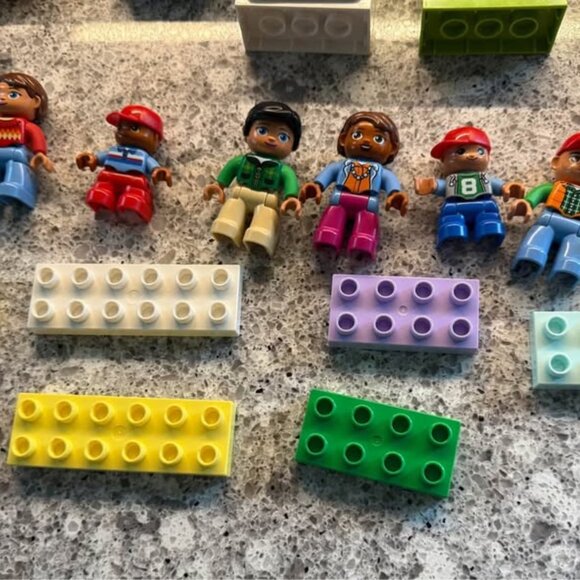 125+‎ Piece Lot Lego Duplo-Grocery Store/Food Pieces, Furniture, Figures & More - Picture 8 of 9